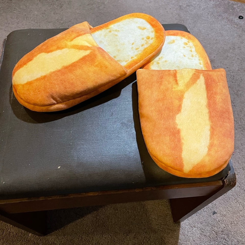 BREAD SLIPPERS 🥖- realistic looking French baguettes
